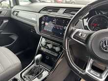 Volkswagen Touran TDI R-Line - U10881