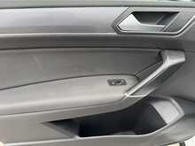 Volkswagen Touran TDI R-Line - U10881