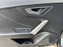 Audi Q2 TDI S line - U10884
