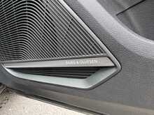 Audi Q2 TDI S line - U10884