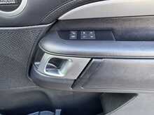 Land Rover Discovery SD V6 HSE Luxury - U10898