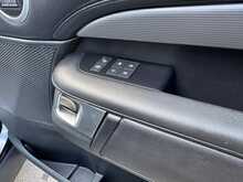 Land Rover Discovery SD V6 HSE Luxury - U10898