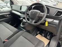 Toyota PROACE Verso D Shuttle - U10902