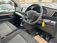Toyota PROACE Verso D Shuttle - U10902