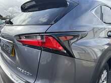 Lexus NX 300h Premier - U10914