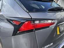 Lexus NX 300h Premier - U10914