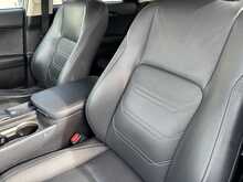 Lexus NX 300h Premier - U10914