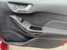 Ford Fiesta T EcoBoost ST-Line - U10916