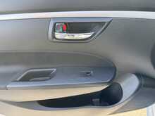 Suzuki Swift SZ-L - U10929
