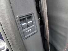 Land Rover Discovery SD V6 HSE - U10932