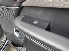 Land Rover Discovery SD V6 HSE - U10932