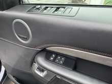 Land Rover Discovery SD V6 HSE - U10932