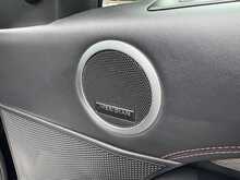 Land Rover Discovery SD V6 HSE - U10932