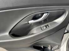 Hyundai i30 T-GDi MHEV SE Connect - U10946