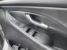 Hyundai i30 T-GDi MHEV SE Connect - U10946