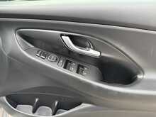 Hyundai i30 T-GDi MHEV SE Connect - U10946