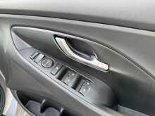 Hyundai i30 T-GDi MHEV SE Connect - U10947