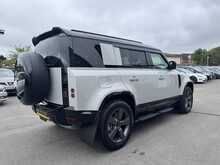 Land Rover Defender 110 D350 MHEV X-Dynamic SE - U10954