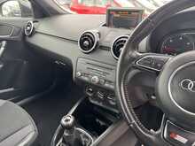 Audi A1 TDI S line - U10960