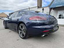Porsche Panamera D V6 - U10963