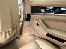 Porsche Panamera D V6 - U10963