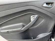 Ford Kuga TDCi ST-Line - U10968