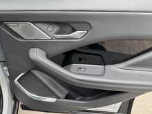 Jaguar I-PACE 400 HSE Black - U10970