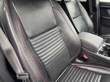 Land Rover Discovery Sport D180 MHEV R-Dynamic S - U10984