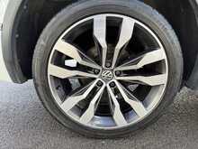 Volkswagen Tiguan Allspace TDI R-Line Tech - U10991