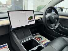 Tesla Model 3 Standard Range Plus - U10997