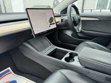 Tesla Model 3 Standard Range Plus - U10997