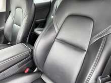 Tesla Model 3 Standard Range Plus - U10997