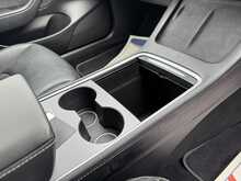 Tesla Model 3 Standard Range Plus - U10997