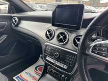 Mercedes-Benz CLA CLA180 AMG Line - U11005