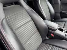 Mercedes-Benz CLA CLA180 AMG Line - U11005