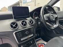Mercedes-Benz CLA CLA180 AMG Line - U11005