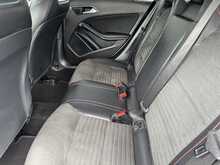 Mercedes-Benz CLA CLA180 AMG Line - U11005