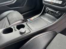 Mercedes-Benz CLA CLA180 AMG Line - U11005