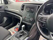 Renault Megane TCe Iconic - U11007