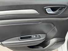 Renault Megane TCe Iconic - U11007