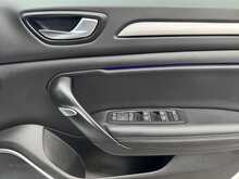 Renault Megane TCe Iconic - U11007