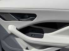 Jaguar I-PACE 400 SE - U11043