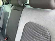 Volkswagen Golf TDI R-Line Edition - U11059