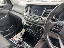 Hyundai TUCSON CRDi Premium - U11069