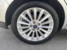 Ford C-Max T EcoBoost Titanium - U11100