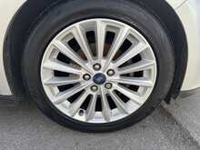 Ford C-Max T EcoBoost Titanium - U11100