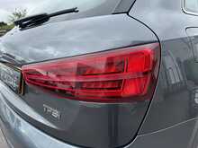 Audi Q3 TFSI CoD S line Edition - U11156
