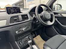 Audi Q3 TFSI CoD S line Edition - U11156