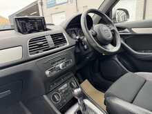 Audi Q3 TFSI CoD S line Edition - U11156