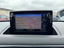 Audi Q3 TFSI CoD S line Edition - U11156
